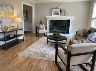 8902 W 127th Ter, Overland Park, KS 66213