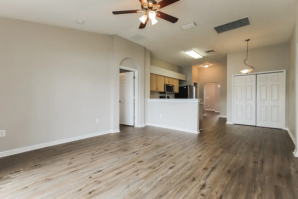 3 bed, 2.0 bath, 1450 sqft, $3,540 — Photo 3