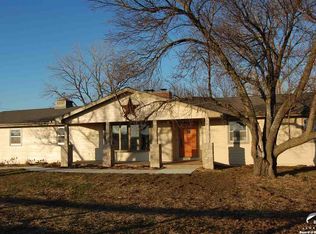 1119 E 1500th Rd, Lawrence, KS 66046
