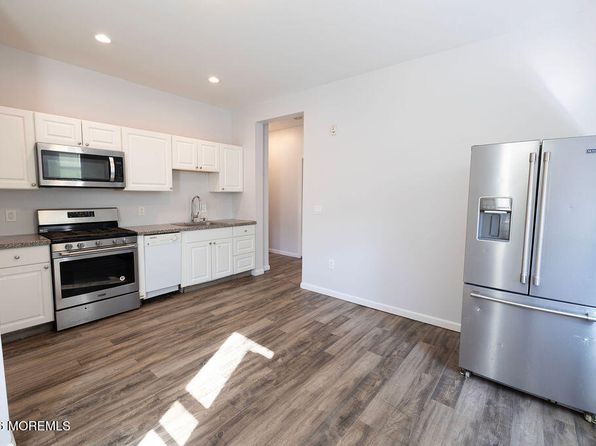 14 Highland Blvd APT 1B