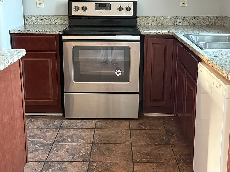 3924 Venetian Cir — Photo 3