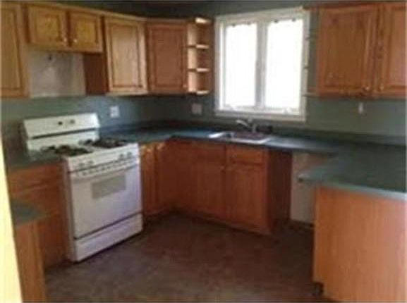 2nd image of 125 Sea St #1