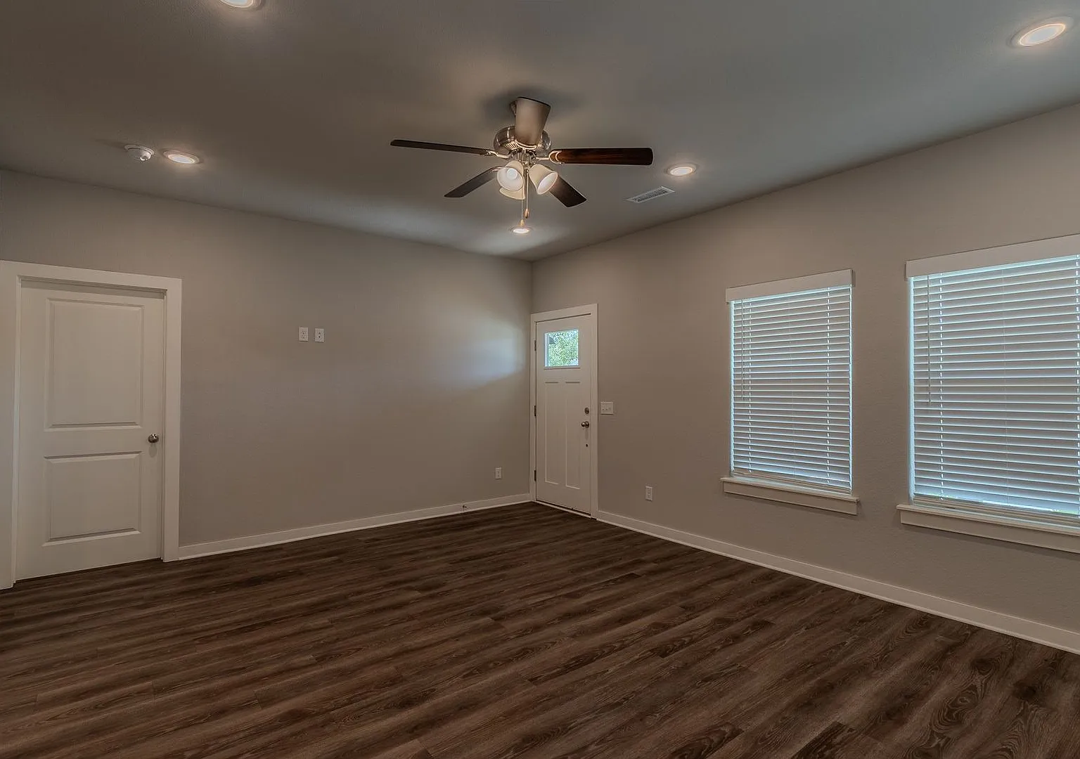 4 bedroom 3.5 bath home! — Photo 4