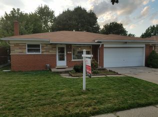 29333 Ridgefield Ave, Warren, MI 48088