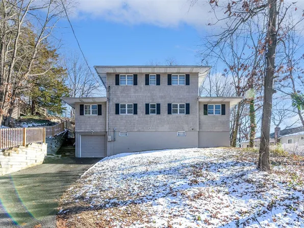 15 Magnolia Drive, Rocky Point, NY 11778
