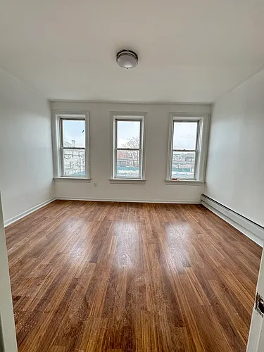 2421 W 2nd St #2 Photo 1