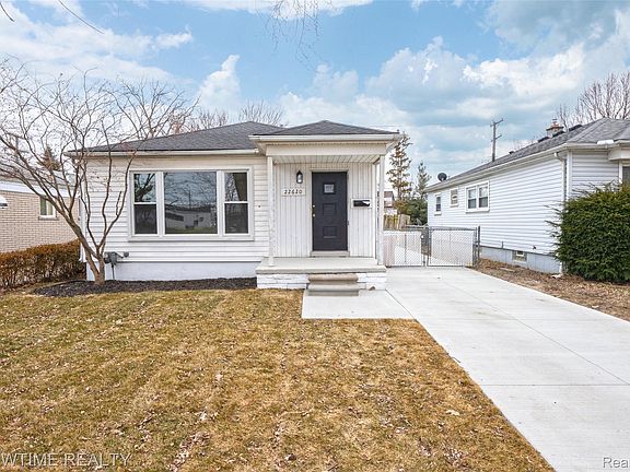 4th image of 22620 Raven Ave