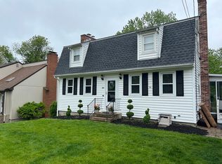 88 Pine Orchard Rd, West Warwick, RI 02893