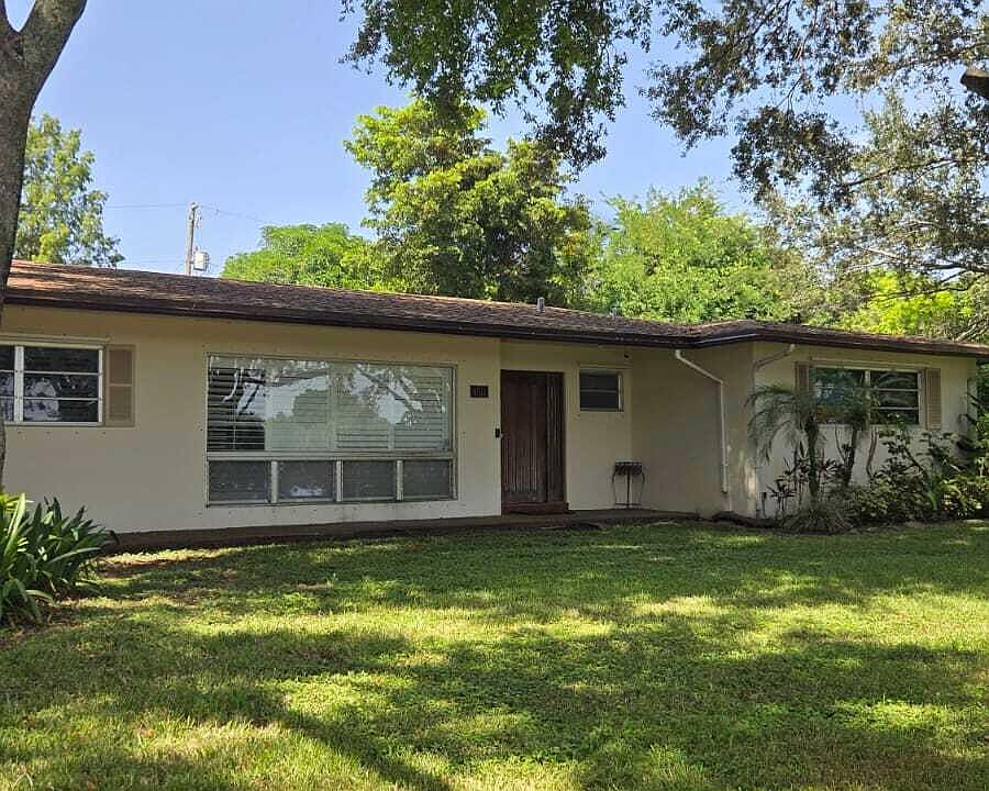 1st image of 4511 E Country Club Circle