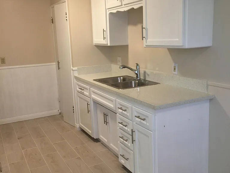 136 N Cedar St #2 — Photo 9