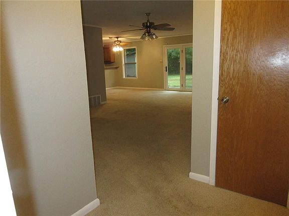 3rd image of 162 W Saint Clair Dr