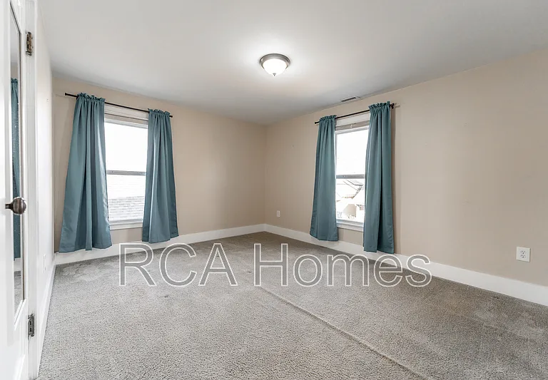 1037 E Tabor St — Photo 12