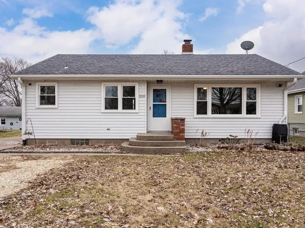 1208 Jones St, Le Claire, IA 52753