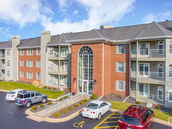 2nd image of 5200 N Knoxville Ave APT 102N