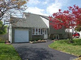 96 Jefferson Ave, Islip Terrace, NY 11752