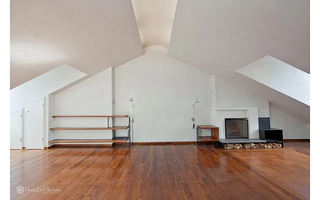 Rented by Douglas Elliman | media 19