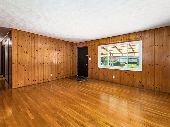 4th image of 391 Oberlin St