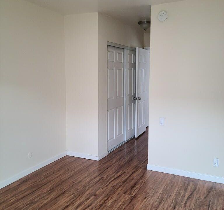 1st image of 830 N El Molino Ave #26