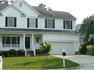 905 Wakehurst Dr, Cary, NC 27519