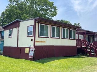 110 20th St #A, Dickinson, TX 77539