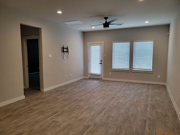 4th image of 12718 Oxford Gate Dr