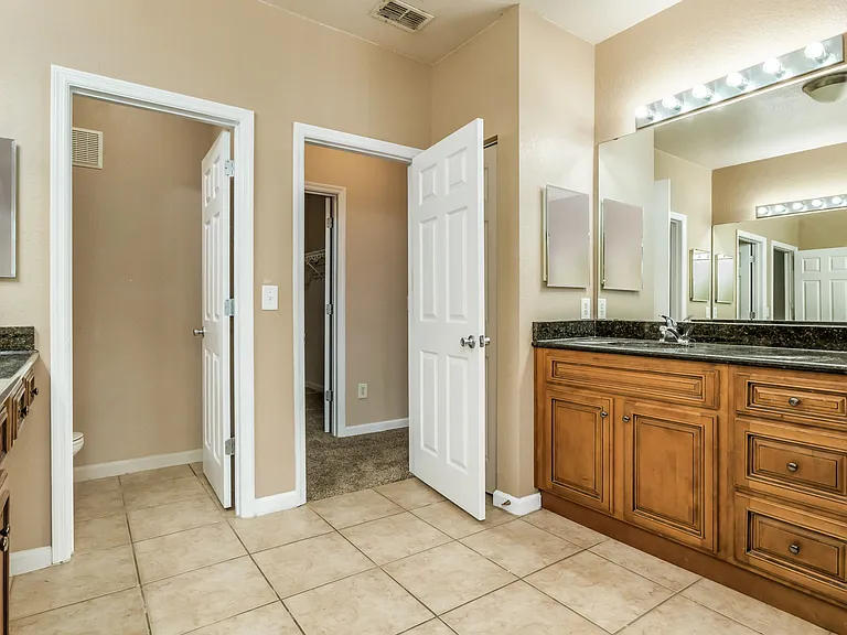 7095 N Blue Angel Pkwy #206 — Photo 10