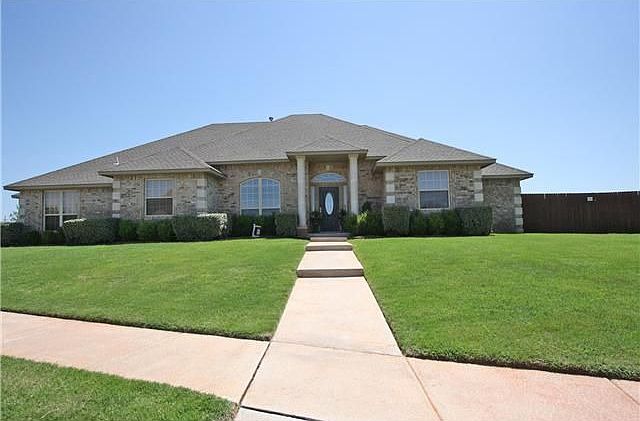 1st image of 208 S Chardon Dr