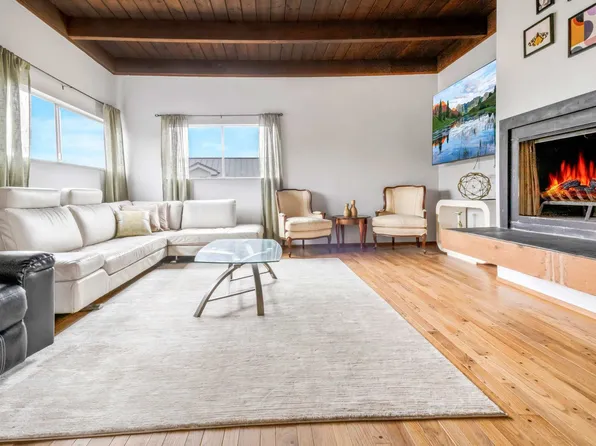1864 Lake Dr #Id1639996p, Cardiff By The Sea, CA 92007