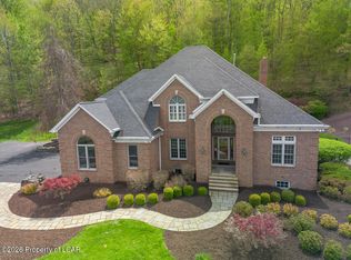 611 Lake Louise Rd, Dallas, PA 18612