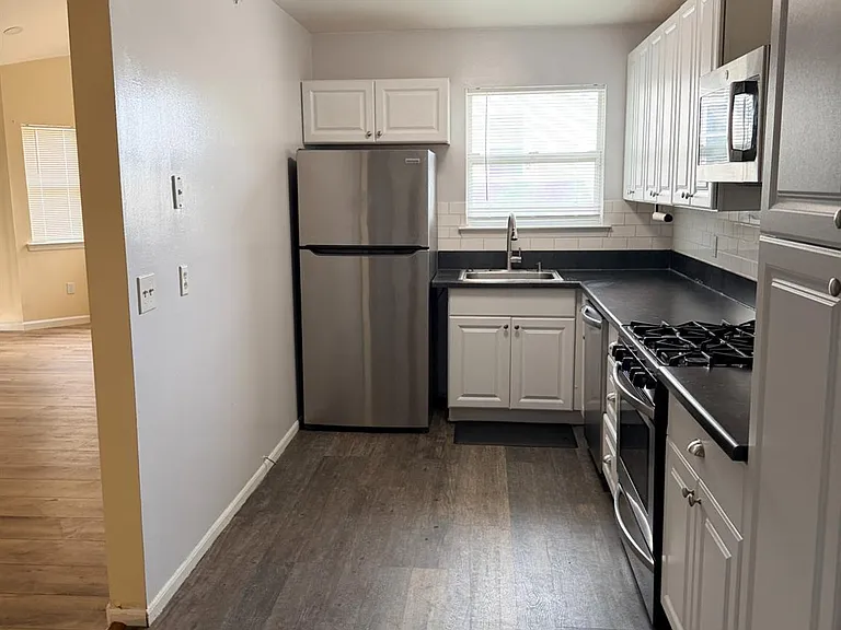 343 Ventnor Ct — Photo 7