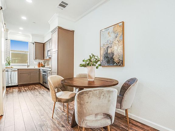 5th image of 24 Lavender Ct