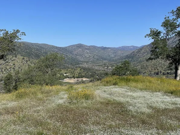 E Mynatt Drive, Three Rivers, CA 93271