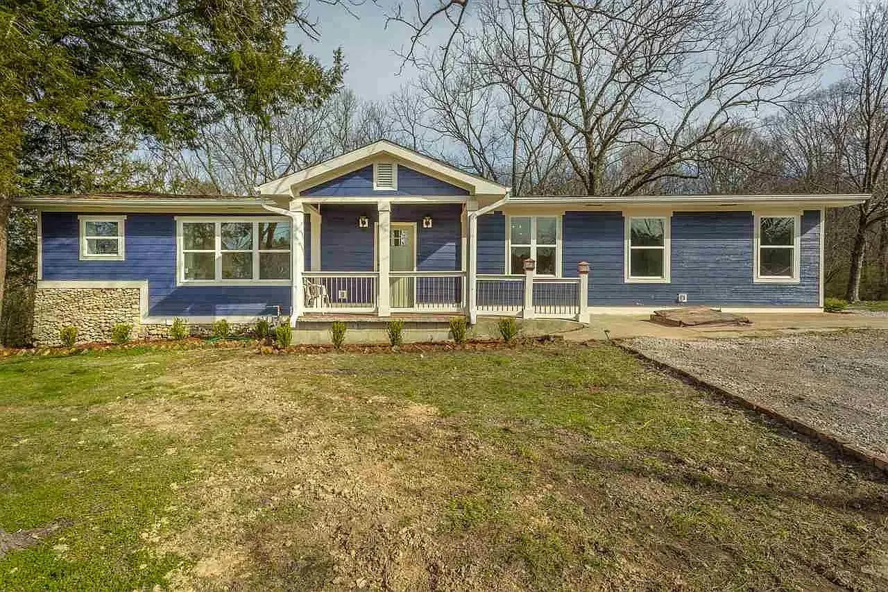 3 bed, 1590 sqft, $2,095 — Photo 1