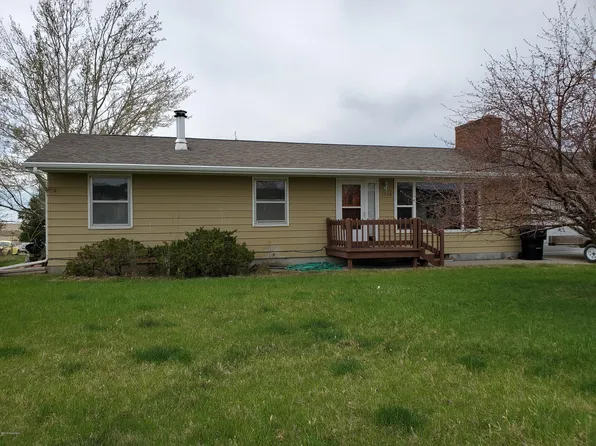 3348 Stirrup St, Newcastle, WY 82701