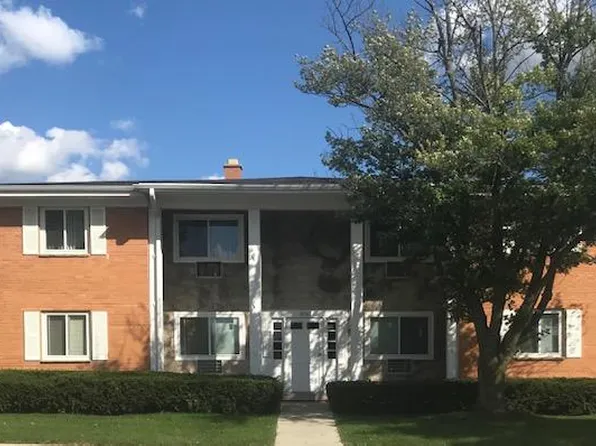 10119 W Grant Ct APT 1, Milwaukee, WI 53227