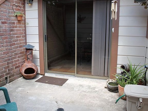 A look at the patio which is ready for your BBQ!