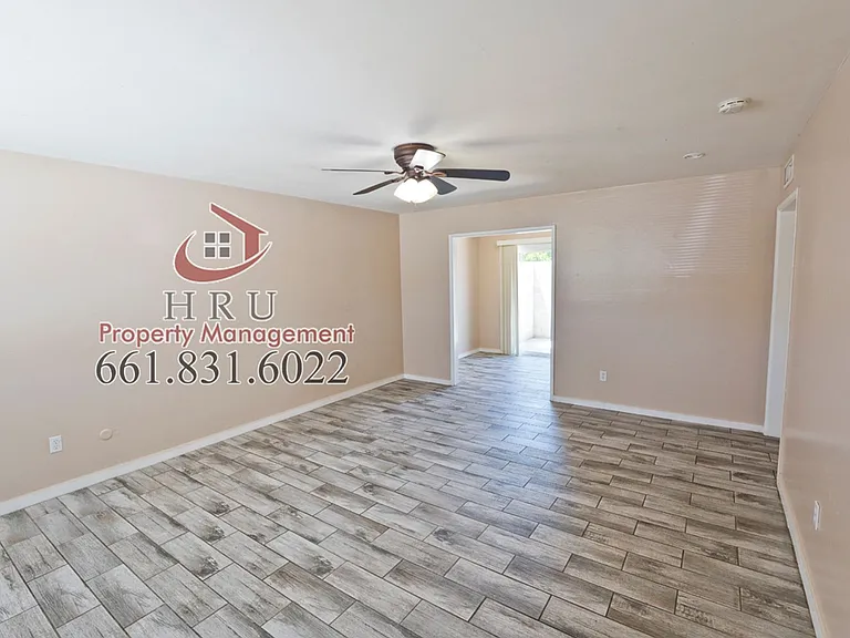 1821 Lacey St — Photo 3