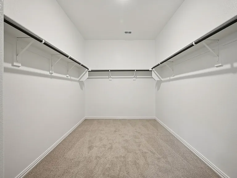 2231 Rannoch St — Photo 8