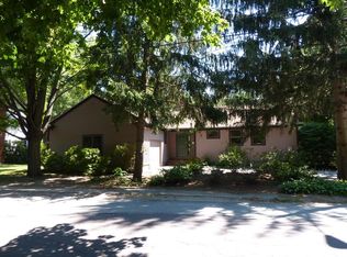5 W Winkley St, Amesbury, MA 01913