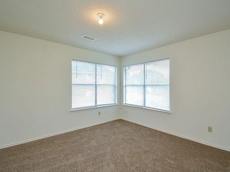 2314 Bent River Dr — Photo 12