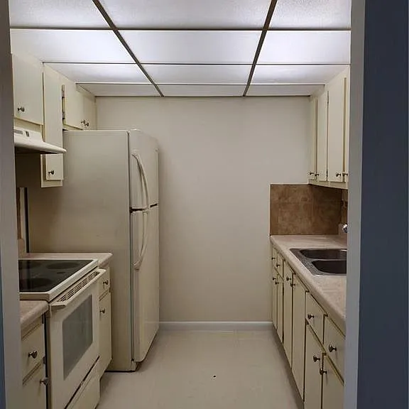 251 SW 134th Way #109M — Photo 2