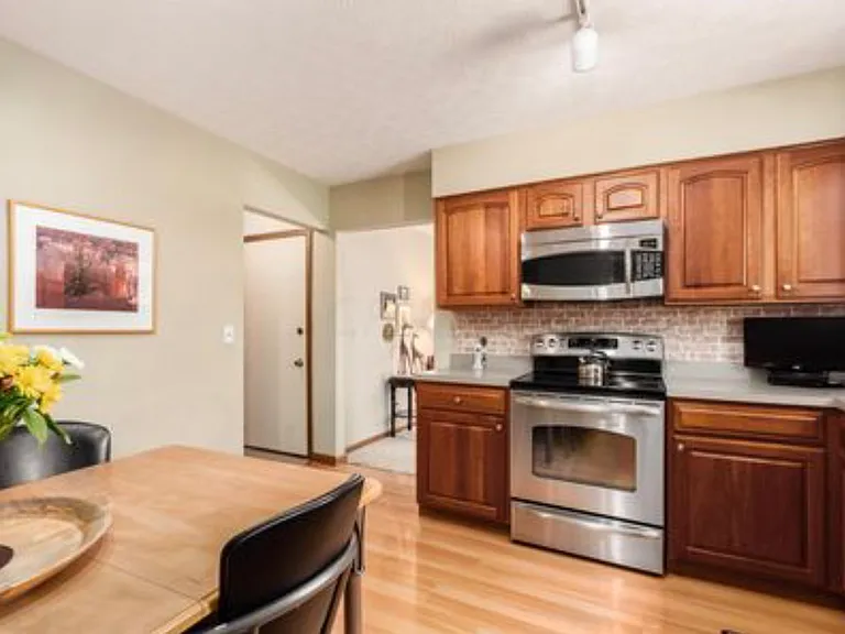 2220 Gnarled Pine Dr — Photo 10