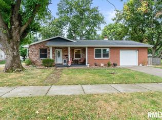 1103 N Noble St, Virden, IL 62690