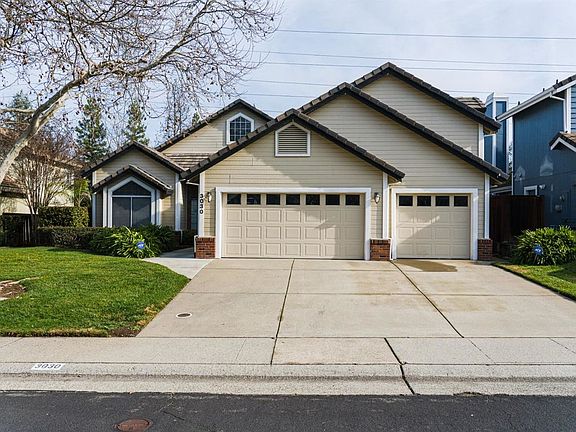 2nd image of 3030 Courtside Dr