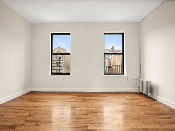 76 Saint Nicholas' Place image 1 of 8