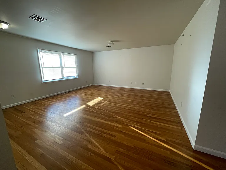 120 South St — Photo 8