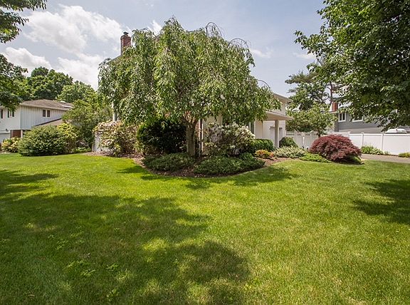 4th image of 39 Mildred Ct