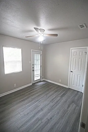 819 Zachry Dr — Photo 9