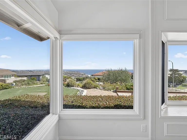 32201 Sea Island Dr — Photo 5