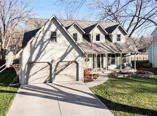 8313 Twilight Ln, Lenexa, KS 66219